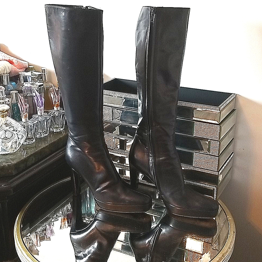 Gucci Leather High Heeled Boots